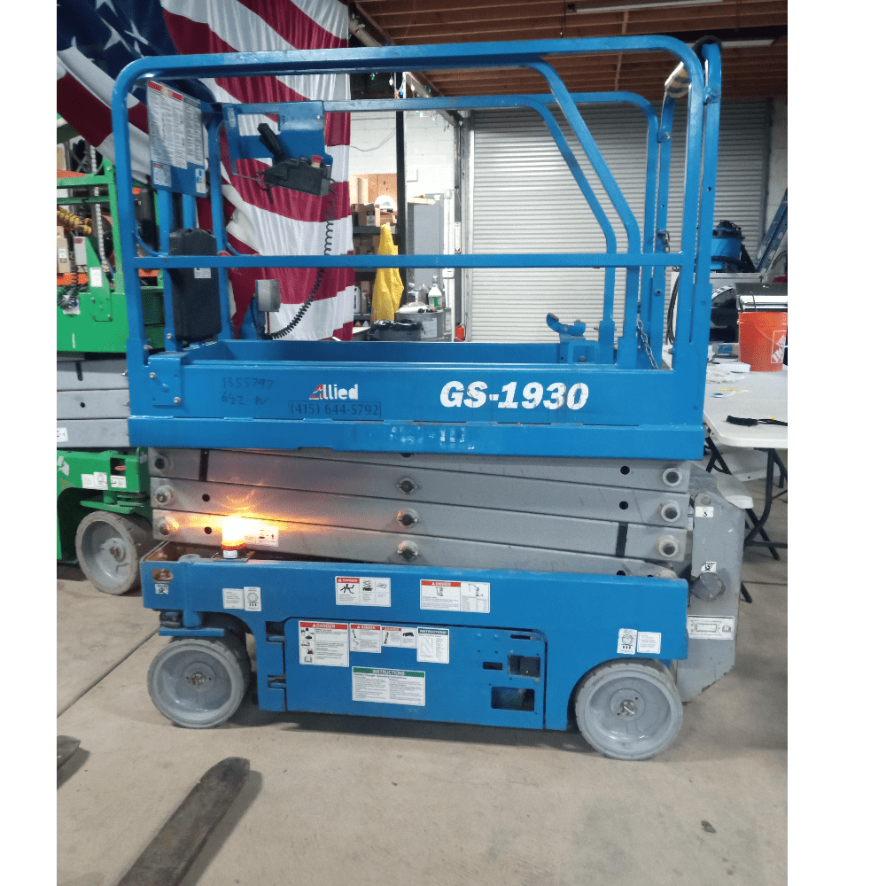 Scissor lift GS 1930 rental